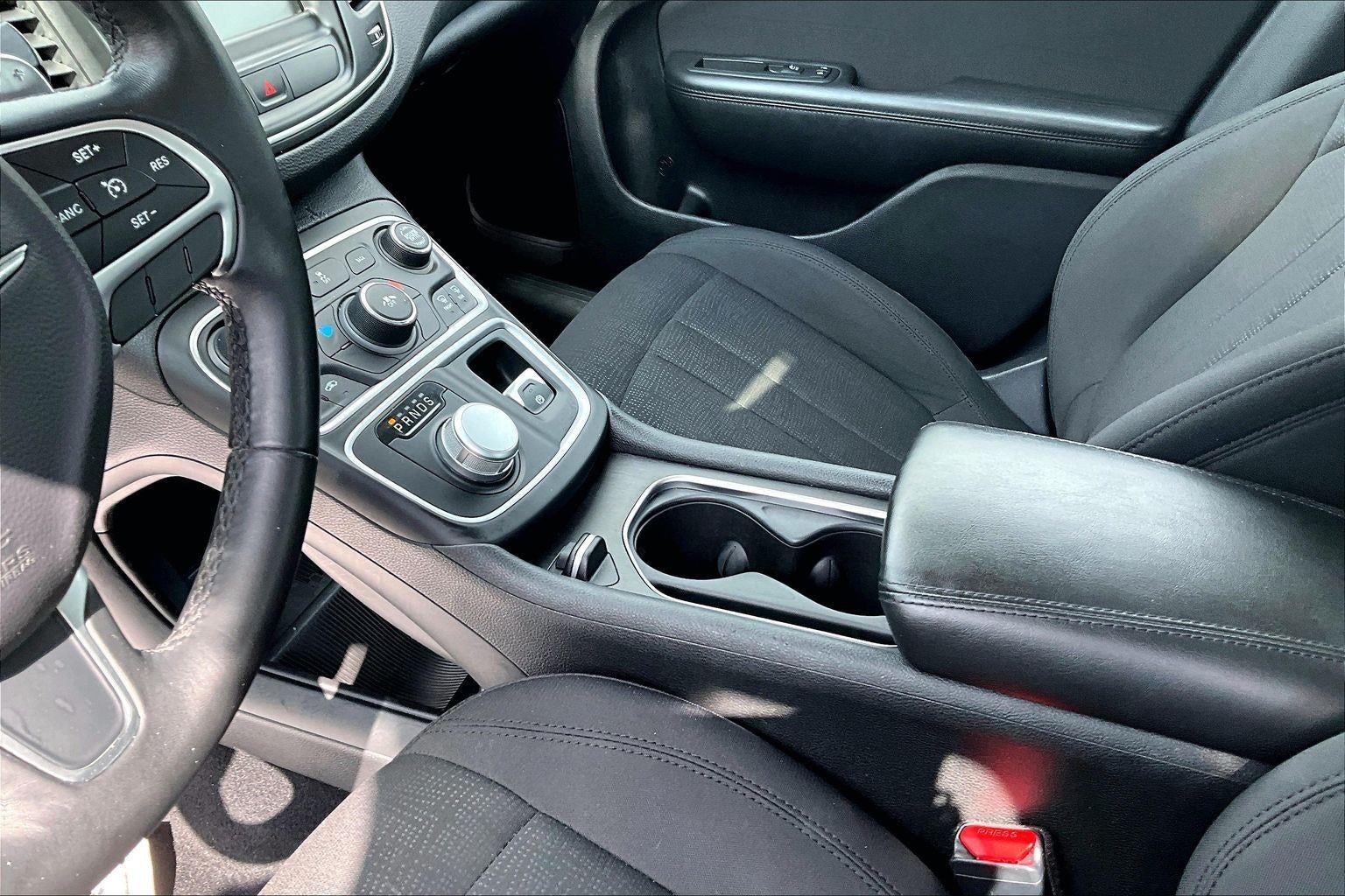 2016 Chrysler 200 Limited