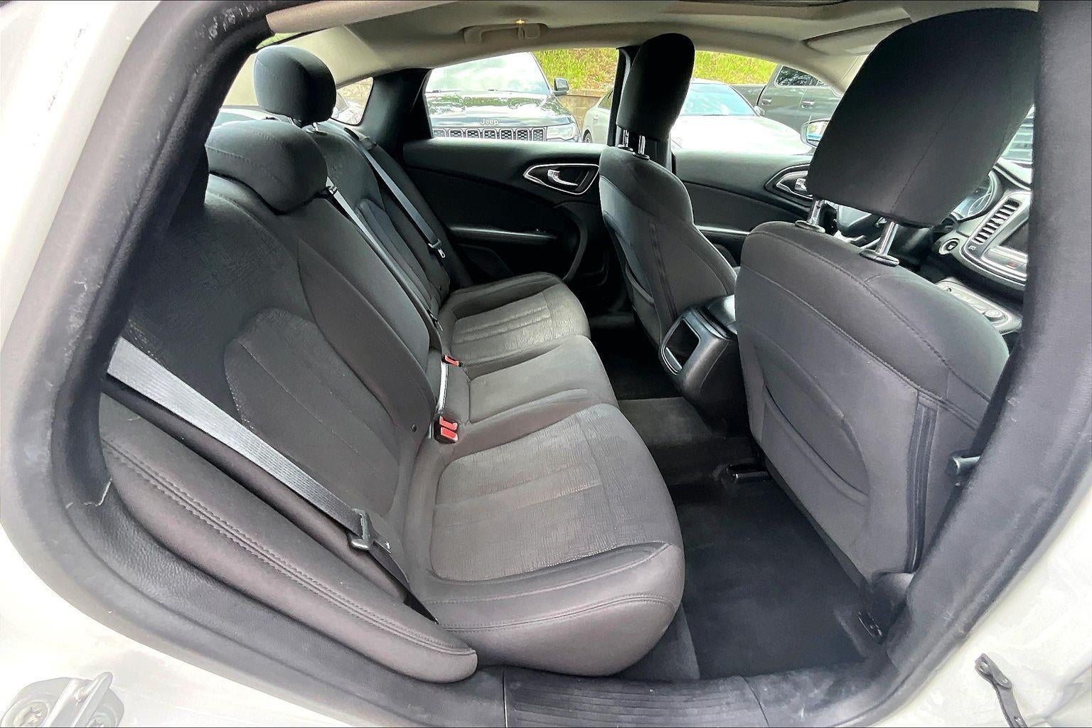 2016 Chrysler 200 Limited