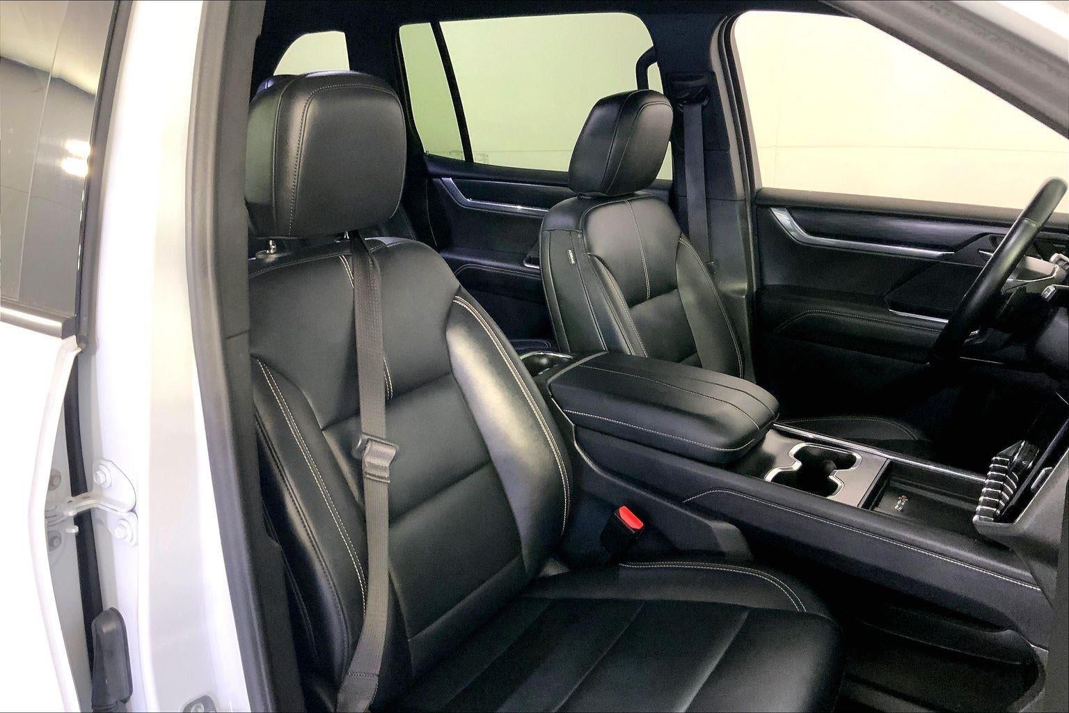 2024 GMC Acadia Elevation