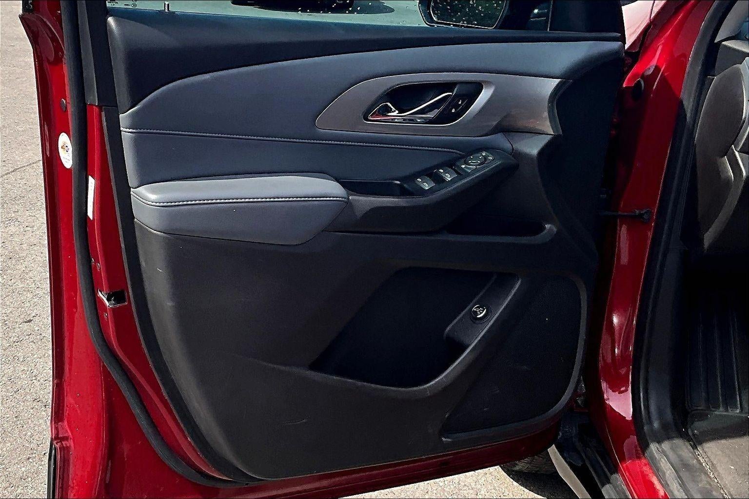 2021 Chevrolet Traverse LT Leather