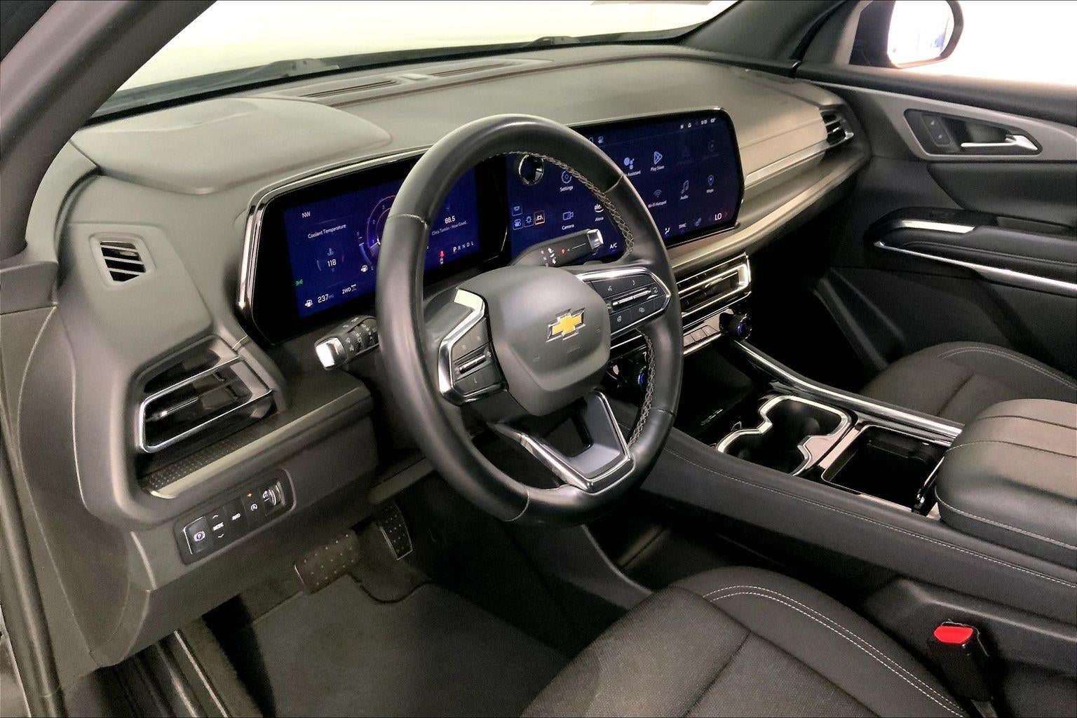 2024 Chevrolet Traverse LT