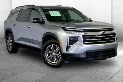 2024 Chevrolet Traverse LT