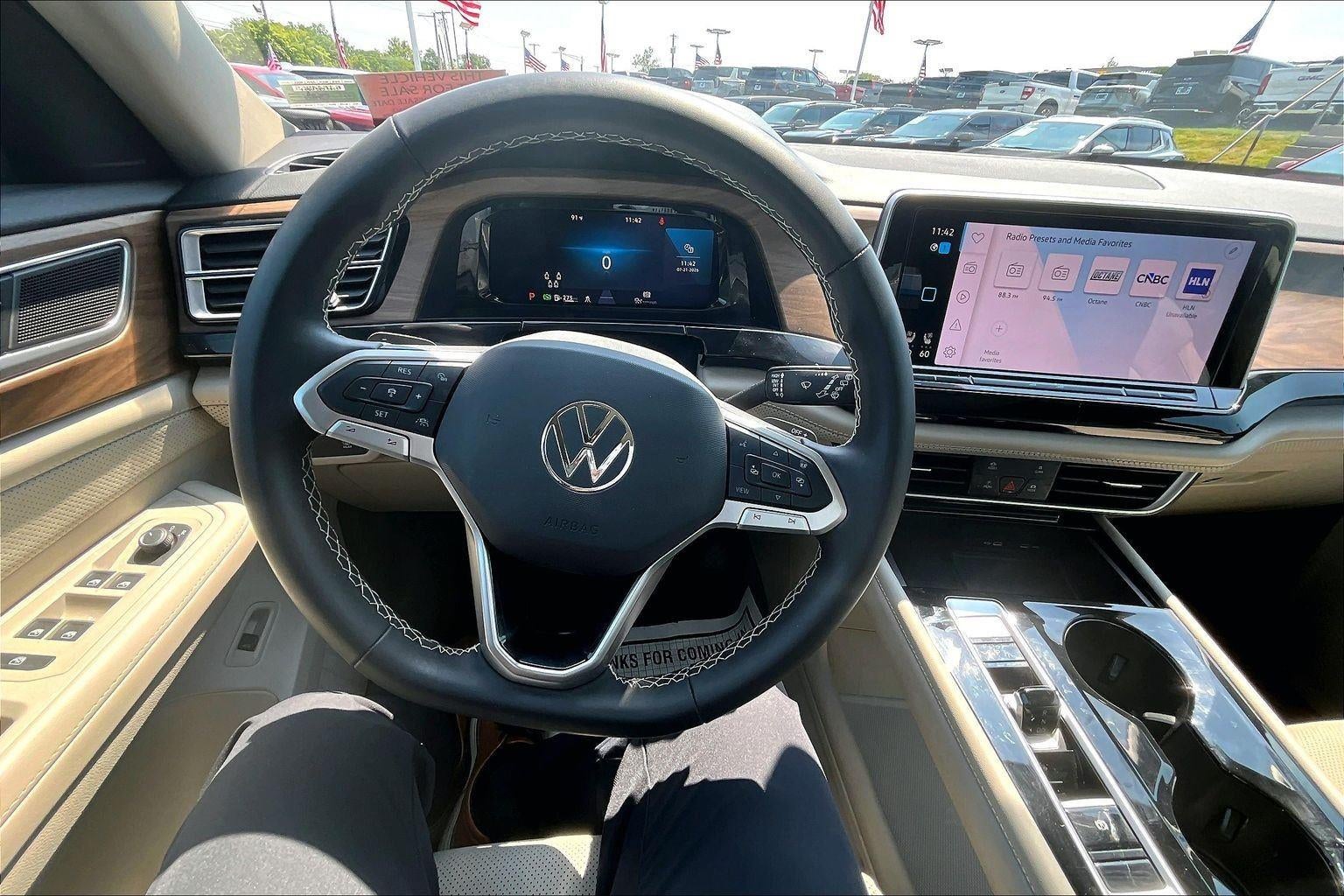 2024 Volkswagen Atlas 2.0T SE w/Technology