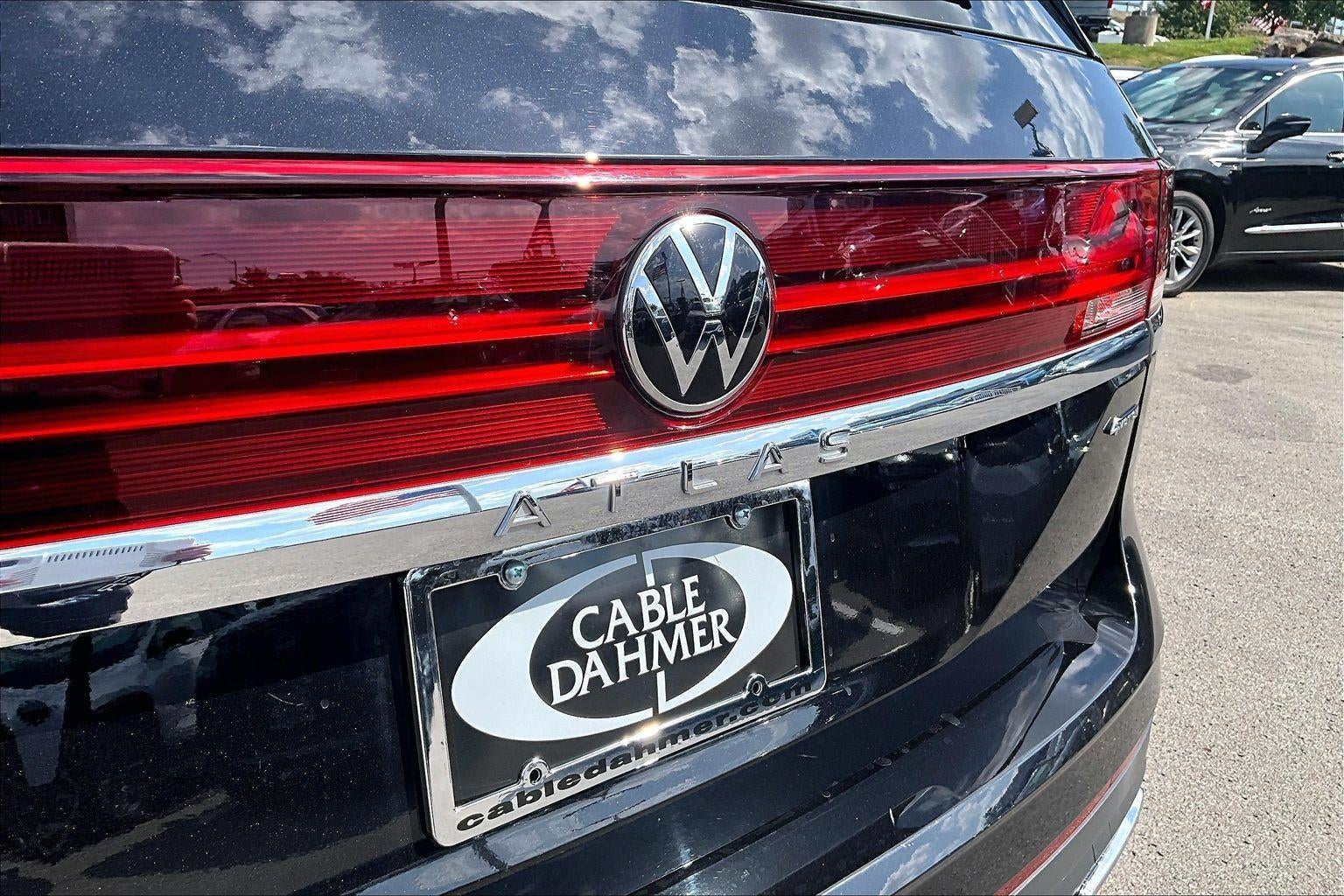 2024 Volkswagen Atlas 2.0T SE
