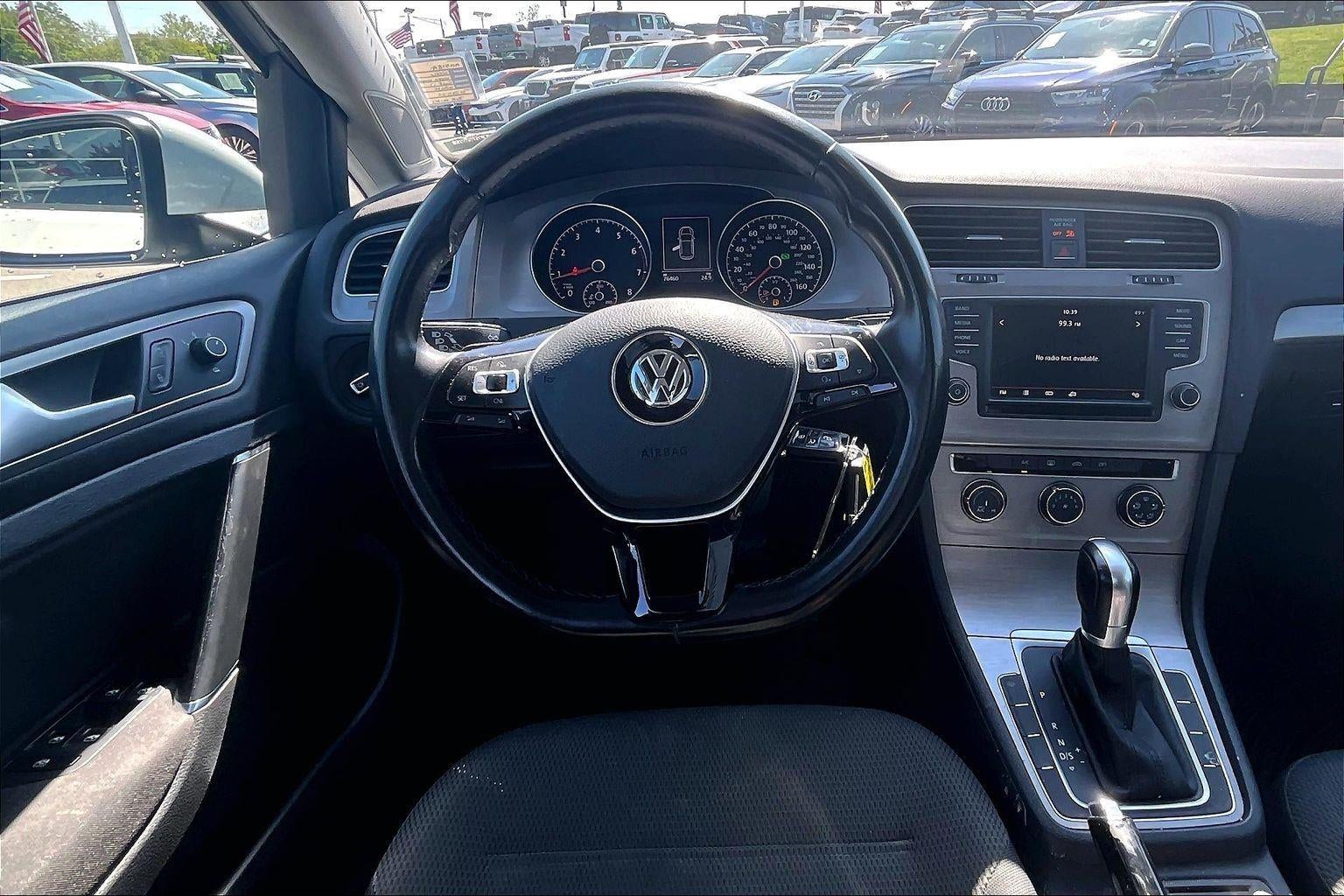 2016 Volkswagen Golf TSI S
