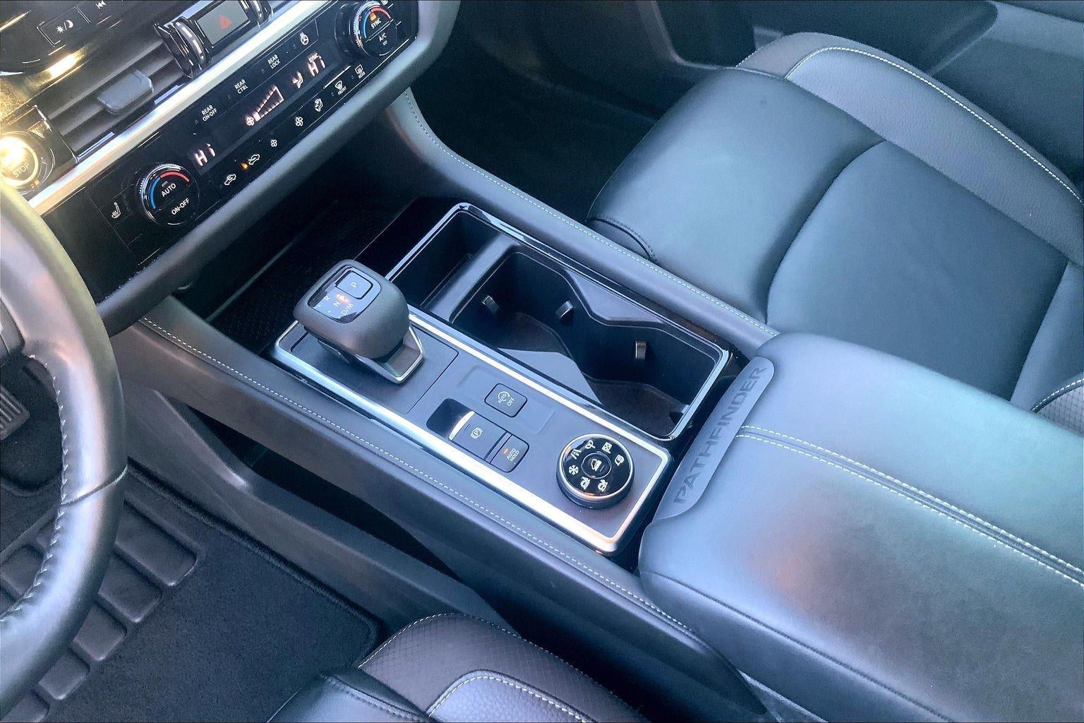 2024 Nissan Pathfinder SL