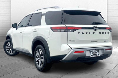 2022 Nissan Pathfinder SL