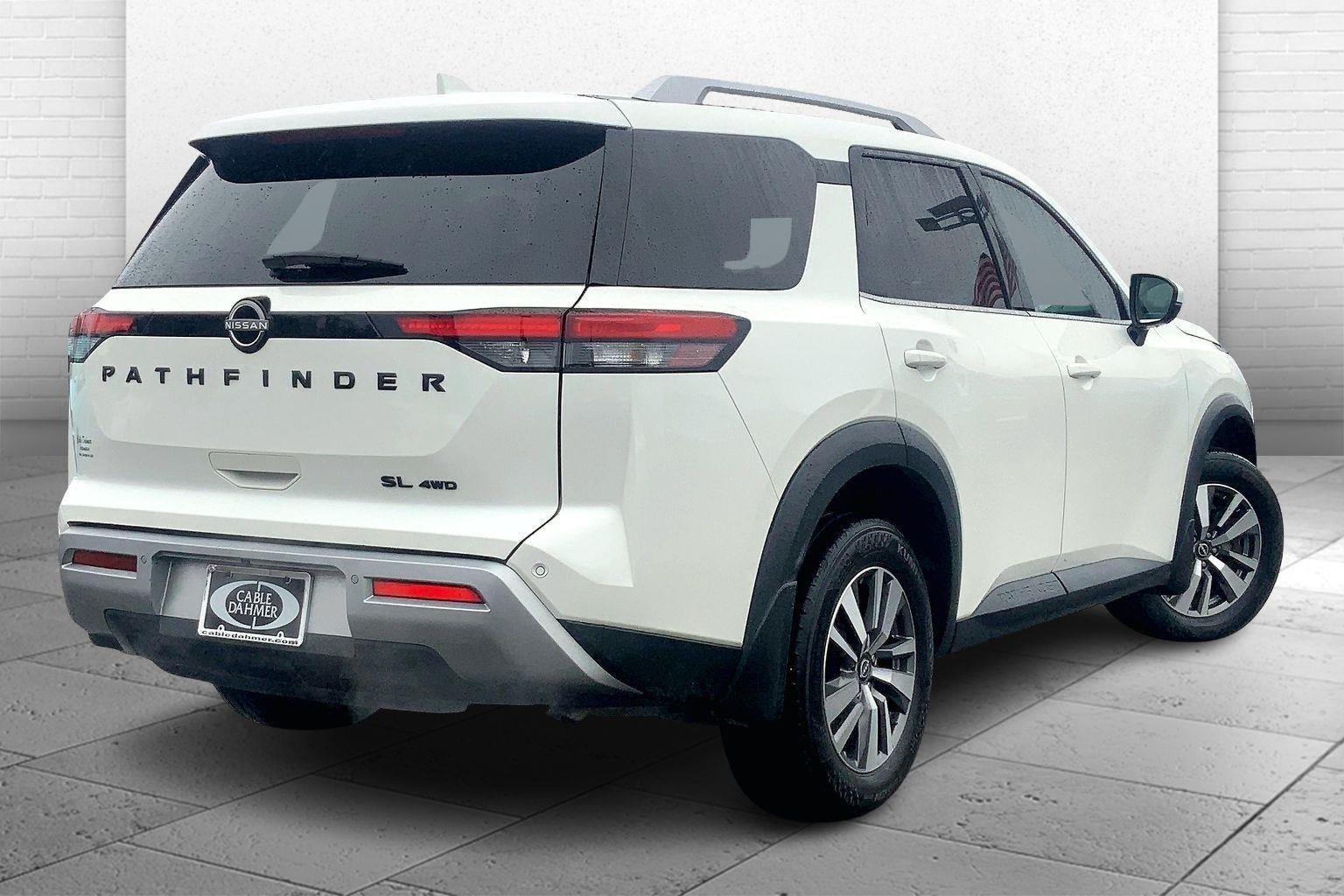 2022 Nissan Pathfinder SL