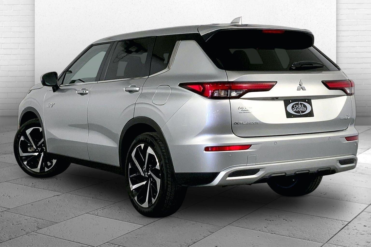 2024 Mitsubishi Outlander Plug-In Hybrid SE