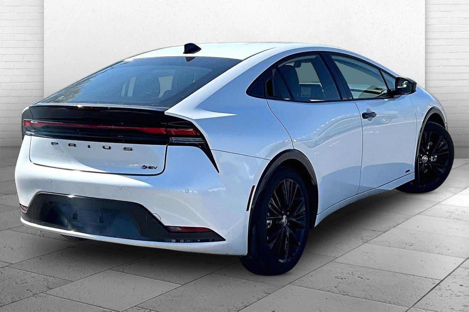 2025 Toyota Prius LE