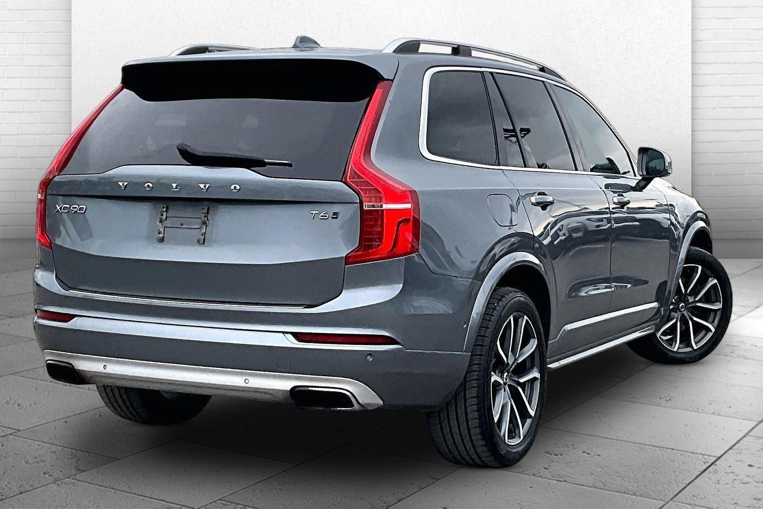 2016 Volvo XC90 T6 Momentum
