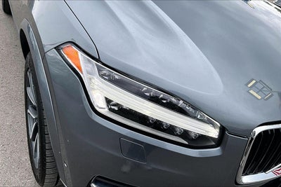 2016 Volvo XC90 T6 Momentum