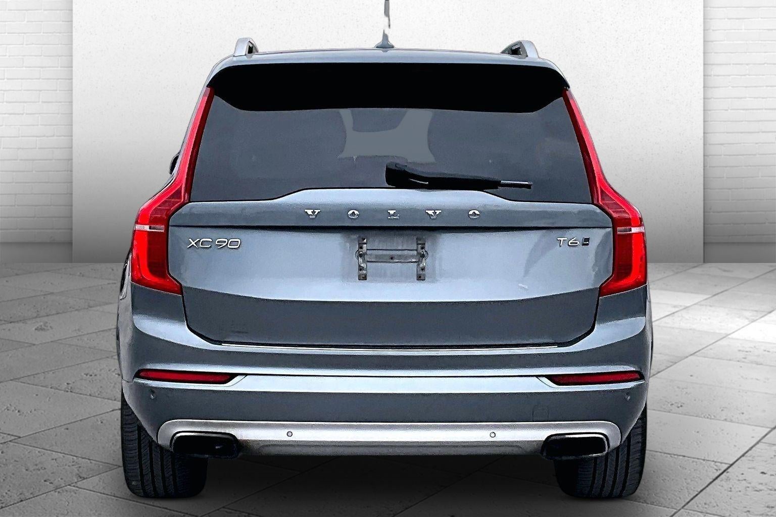2016 Volvo XC90 T6 Momentum