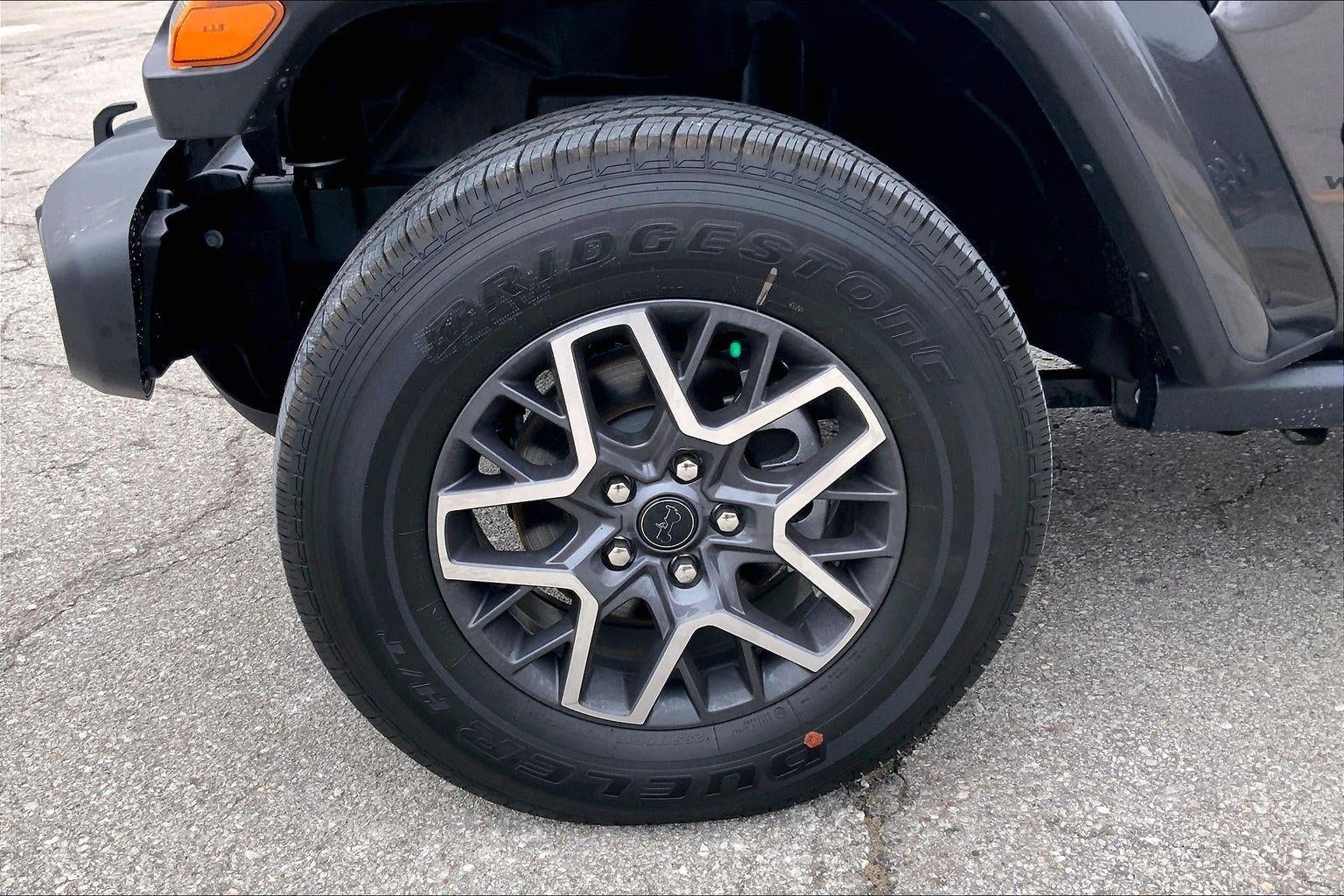 2025 Jeep Wrangler 4-Door Sahara 4x4