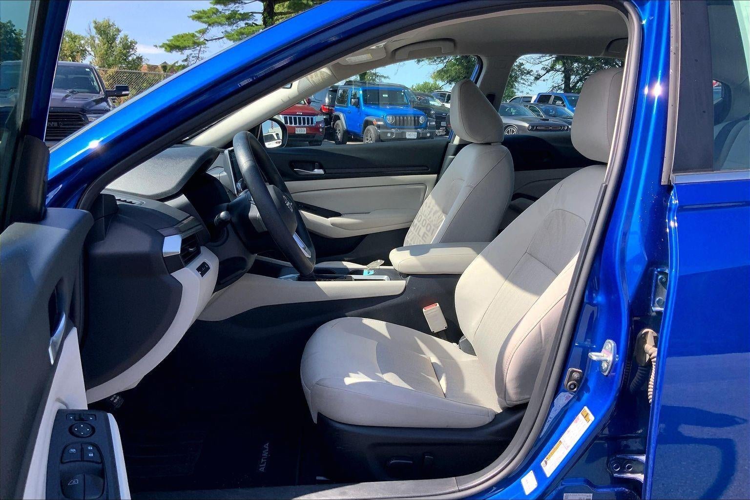 2025 Nissan Altima SV FWD