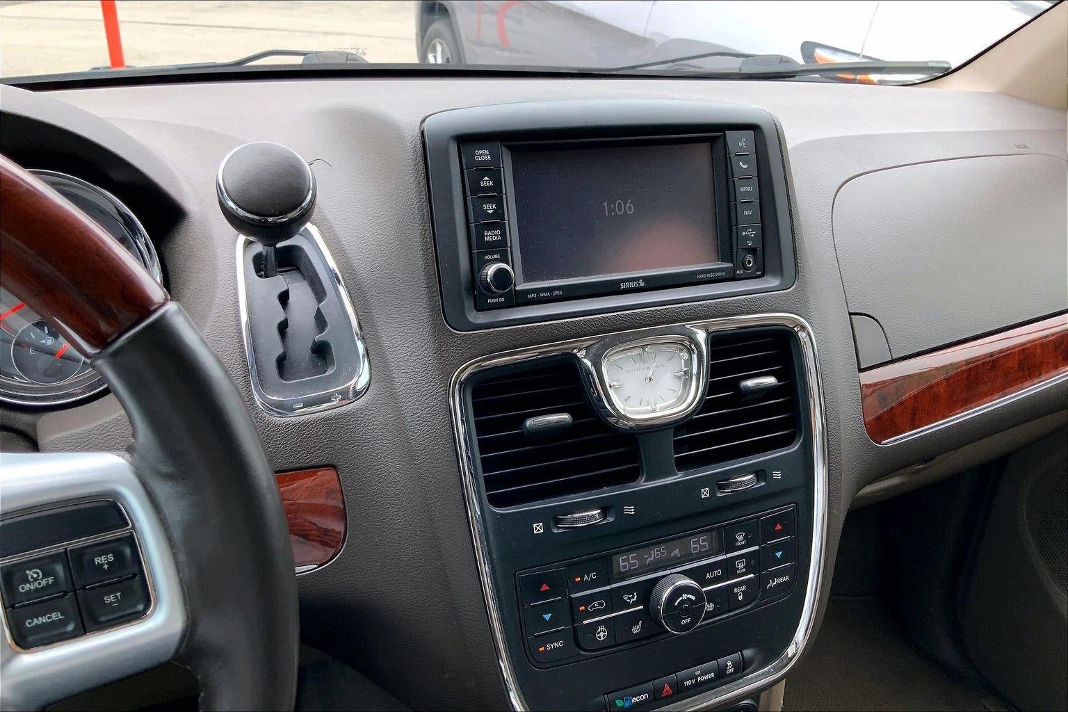 2012 Chrysler Town & Country Limited