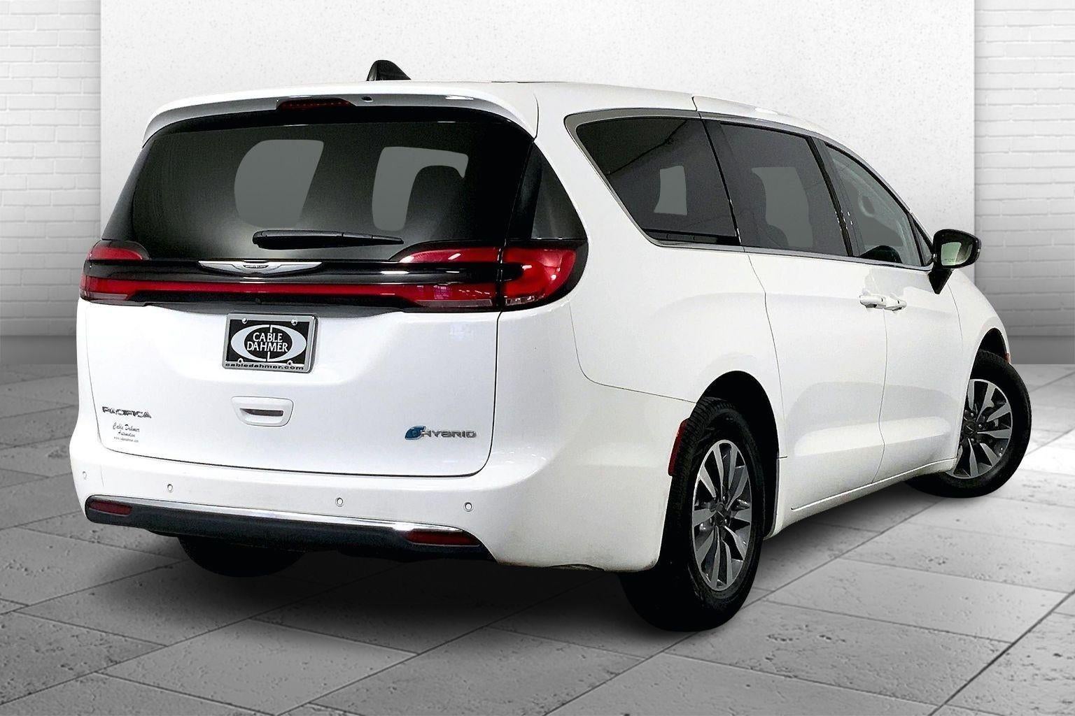2024 Chrysler Pacifica Hybrid Select