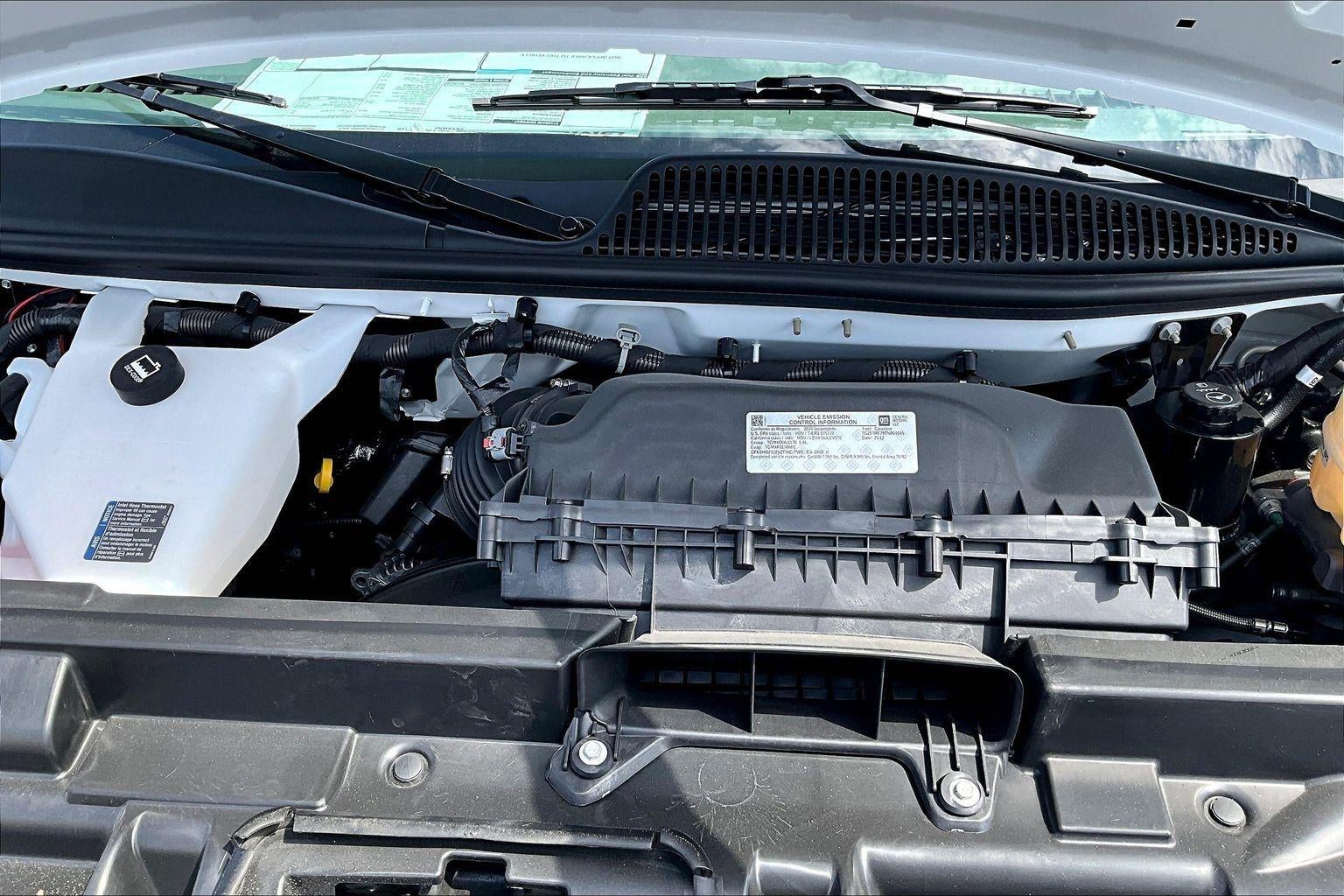 2026 GMC Savana Cutaway 3500 1WT