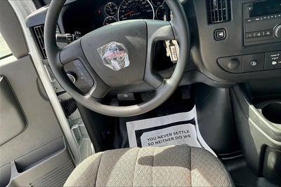 2026 GMC Savana Cutaway 3500 1WT