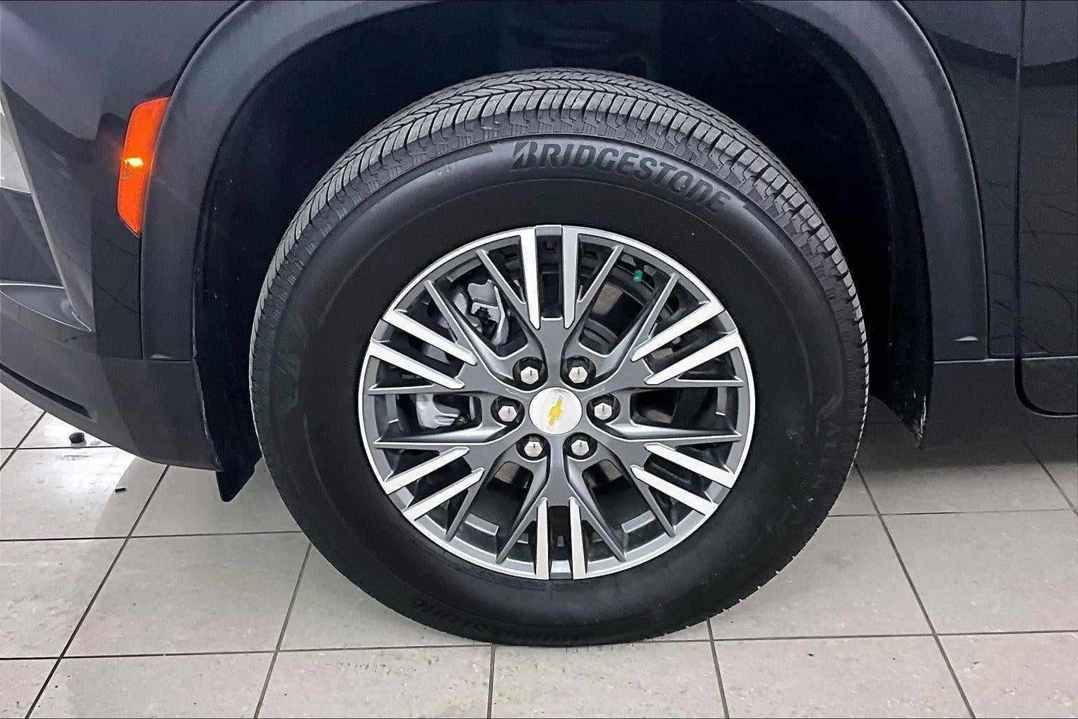 2025 Chevrolet Traverse FWD LT