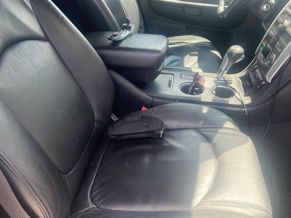2011 Chevrolet Traverse LT w/2LT