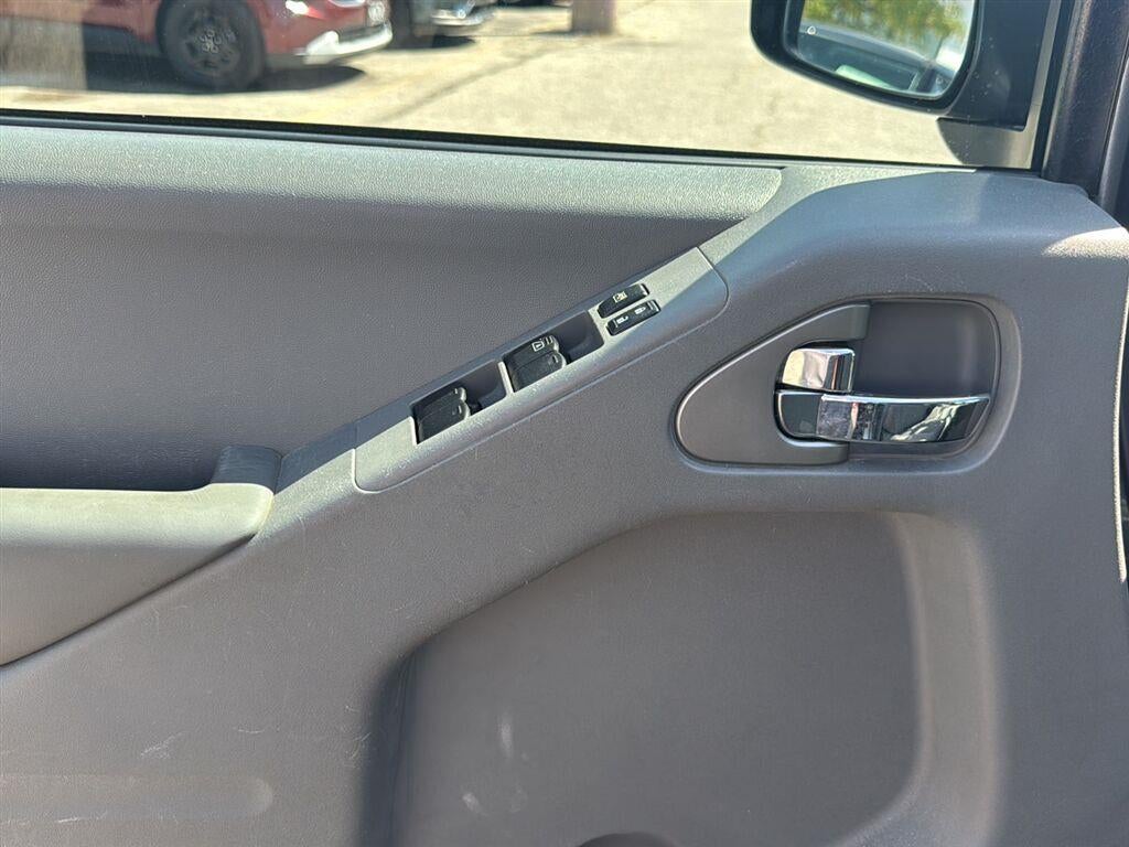 2016 Nissan Frontier SV