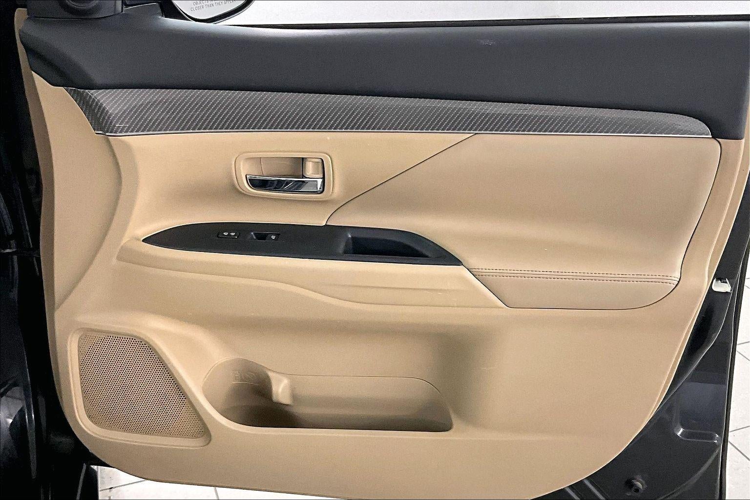 2020 Mitsubishi Outlander SE