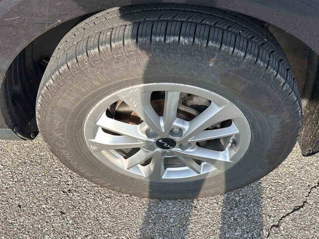 2022 Kia Carnival LX