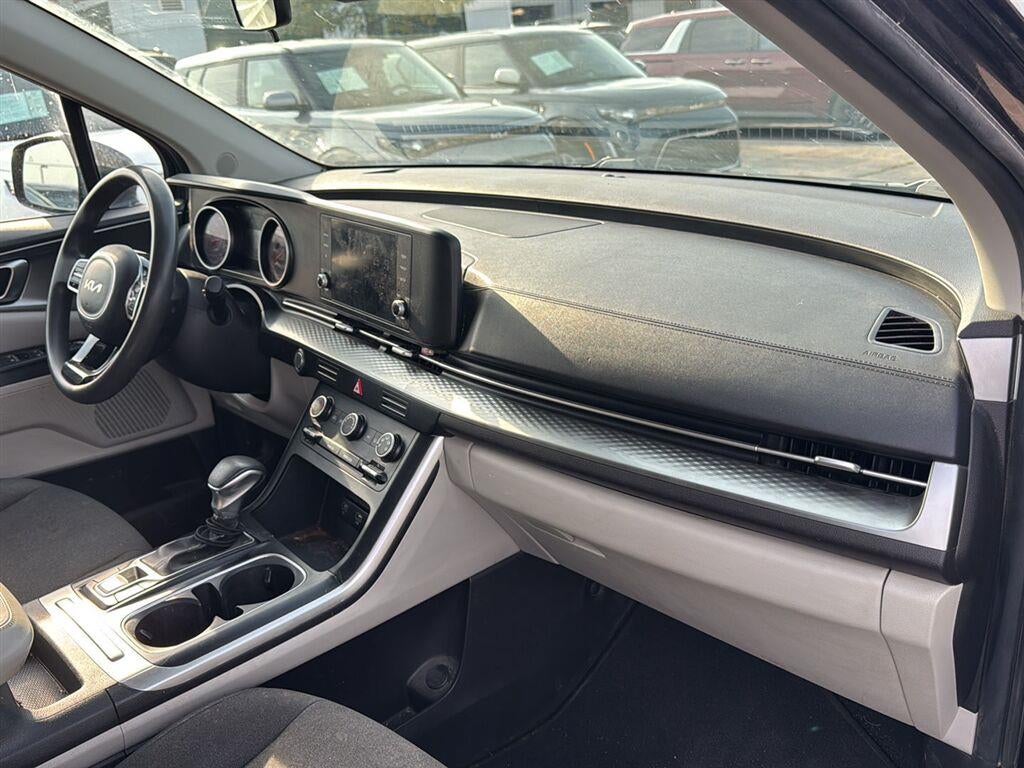 2022 Kia Carnival LX