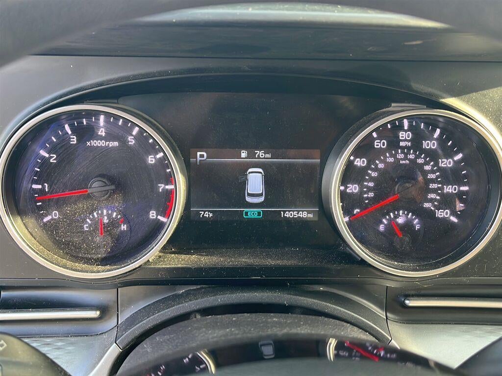 2022 Kia Carnival LX