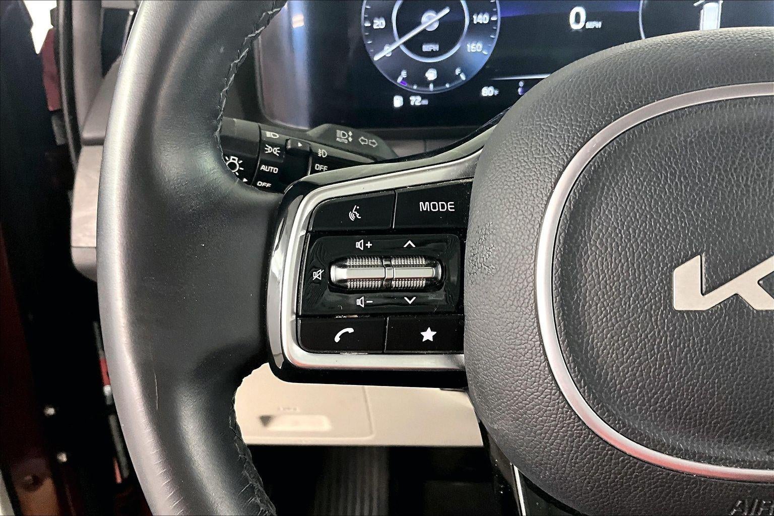 2023 Kia Carnival SX