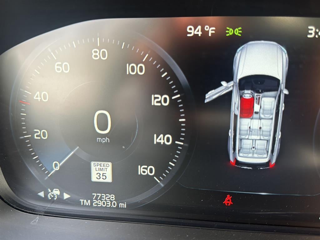 2018 Volvo XC90 Momentum