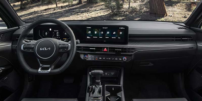 Kia K5 interior