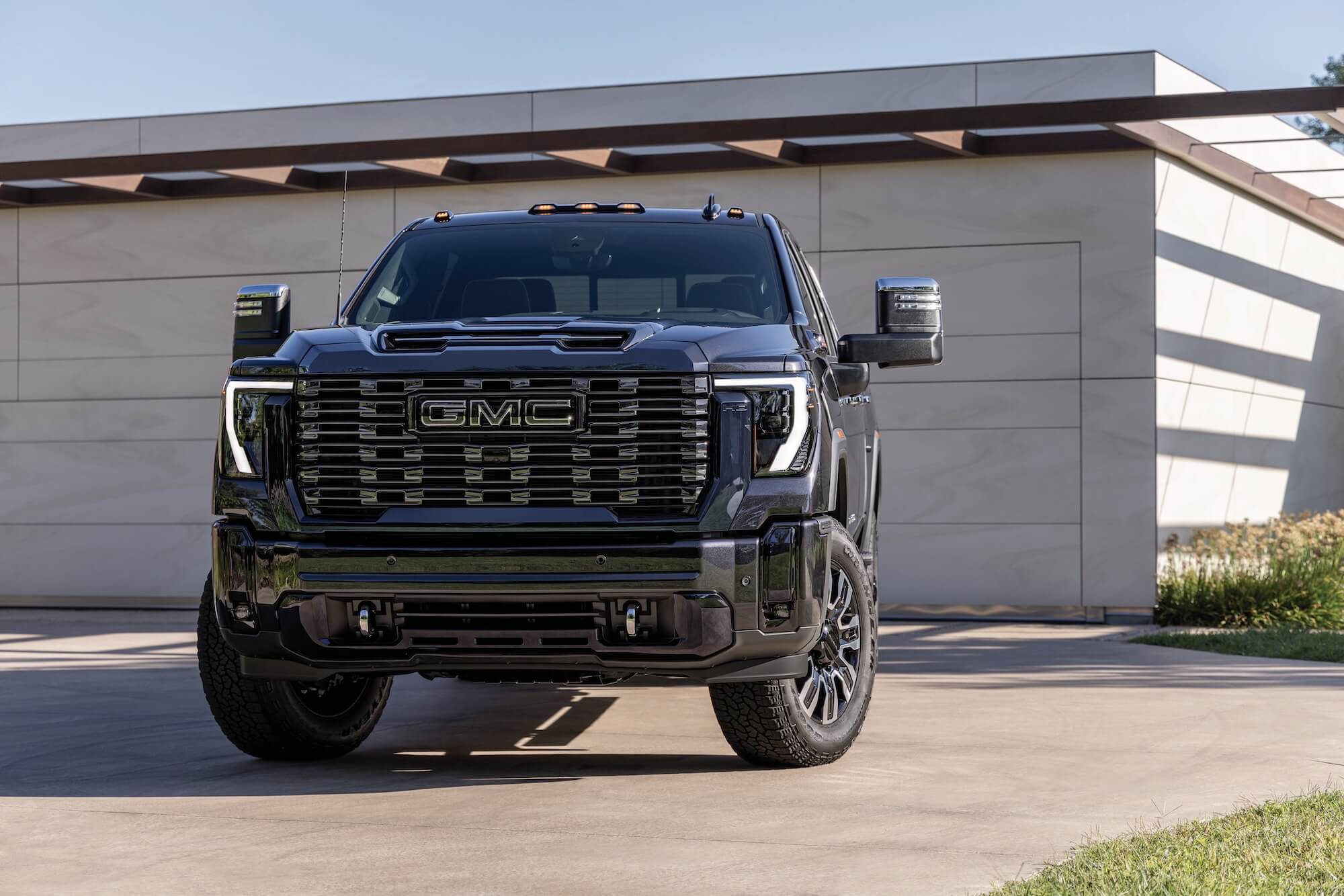 2025 GMC Sierra HD Denali